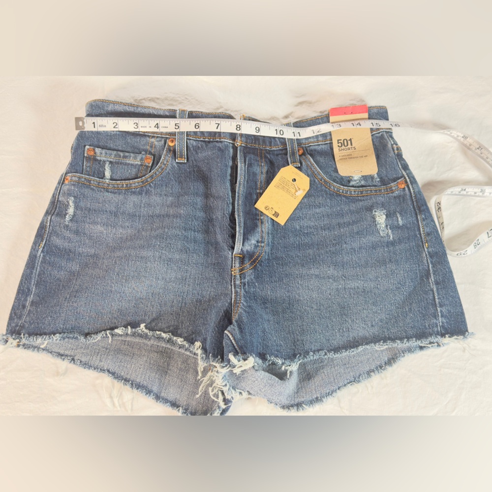 Levi's 501 Women's Blue Denim Cutoff Shorts. Size 29 - Picture 2 of 5